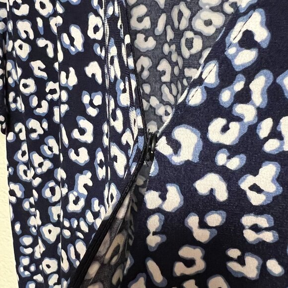 G.I.L.I. Floral Blue Blouse Women's Size Medium - Picture 9 of 10
